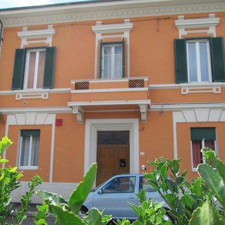 B&B Regina Margherita Пьомбино Экстерьер фото